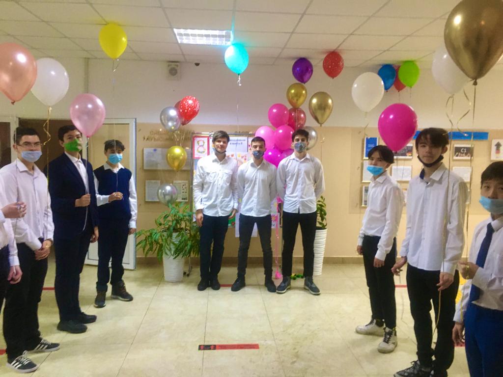 Милые, нежные, прекрасные женщины, девушки  КГУ «Гимназия №18» Поздравляем Вас с Международным женским днём!