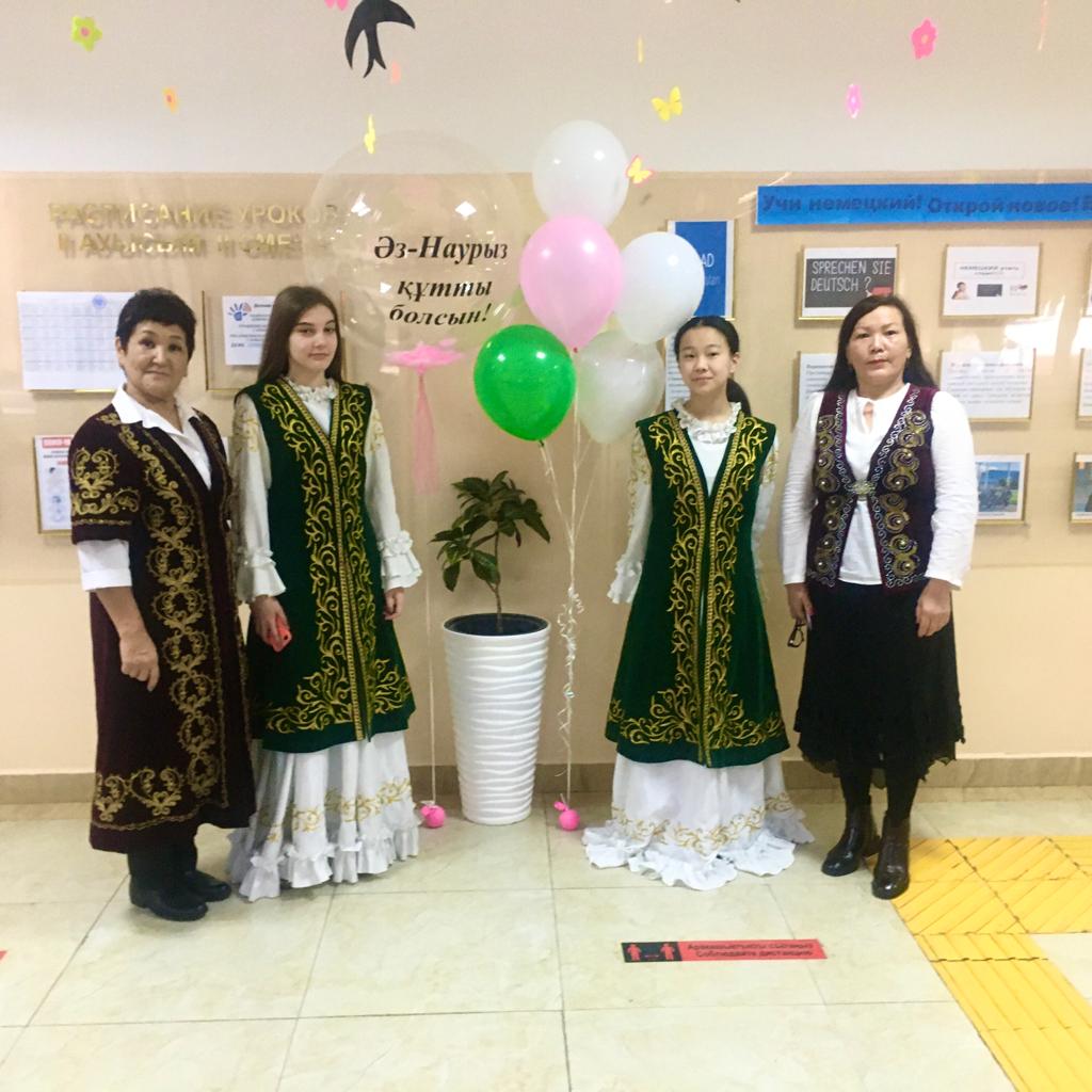 В этот прекрасный весенний день желаем вам добрых перемен,  счастливых надежд, любви, достатка и удачи!